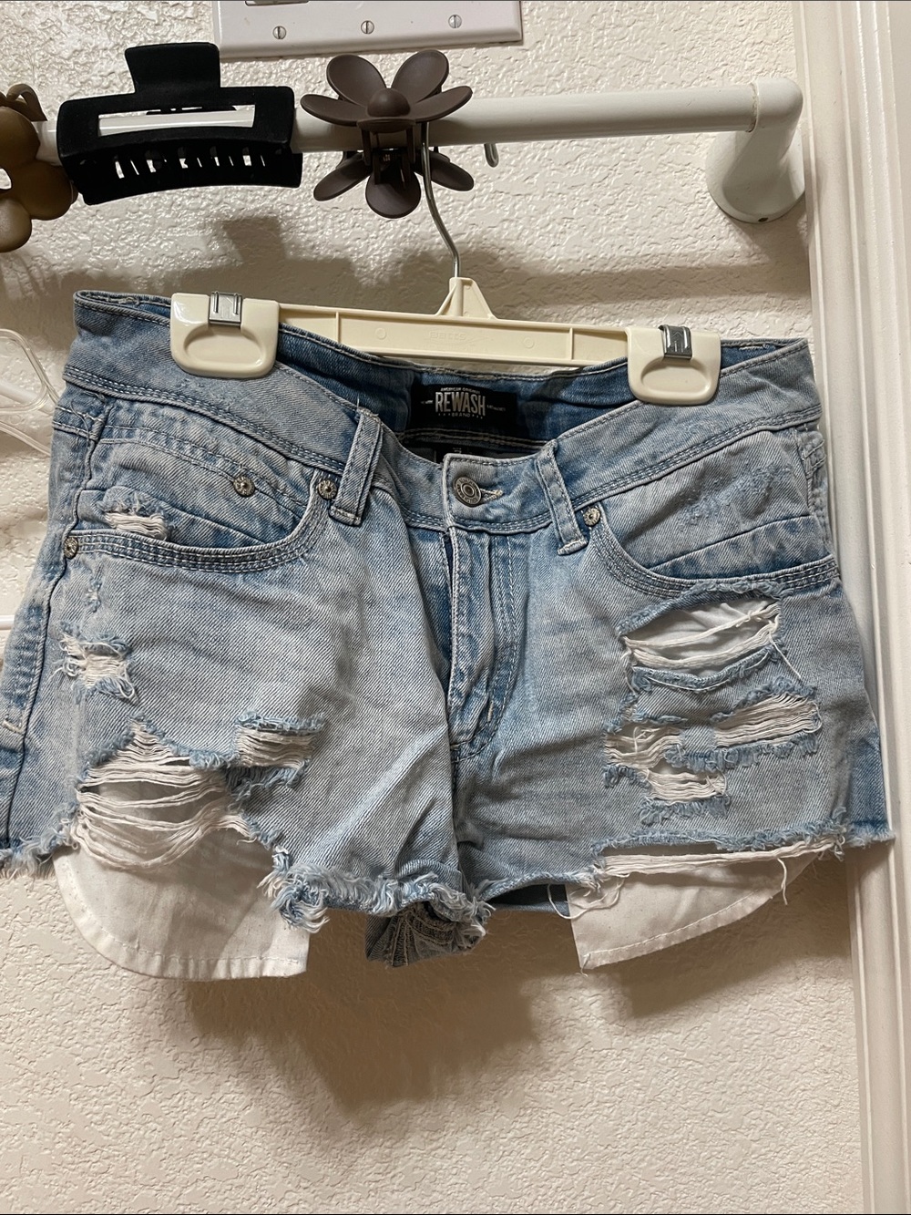 Rewash Light Blue Distressed Cutoff Denim Shorts size 7 (28)
